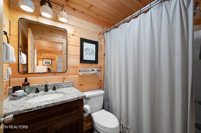 513 Golf Rd, Pigeon Forge, TN 37863