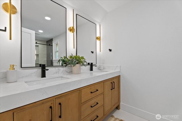 17621 NE 138th Street, Redmond, WA 98052