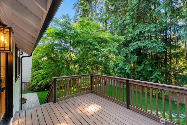 17621 NE 138th Street, Redmond, WA 98052
