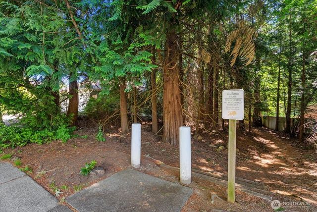 17621 NE 138th Street, Redmond, WA 98052