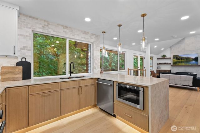 17621 NE 138th Street, Redmond, WA 98052