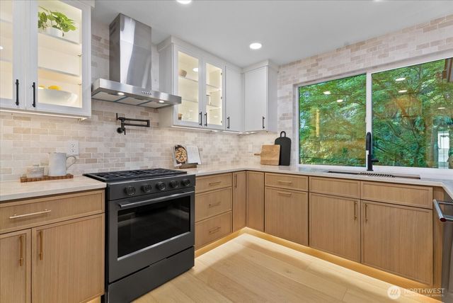17621 NE 138th Street, Redmond, WA 98052
