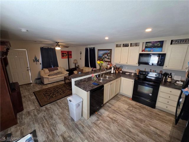 8085 Hart DR, North Fort Myers, FL 33917
