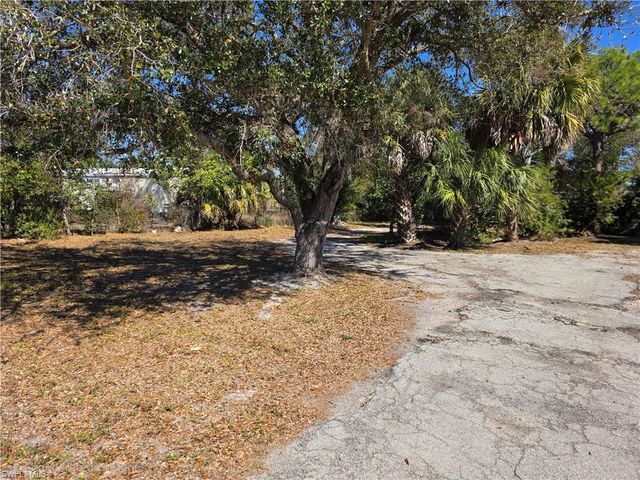 8085 Hart DR, North Fort Myers, FL 33917