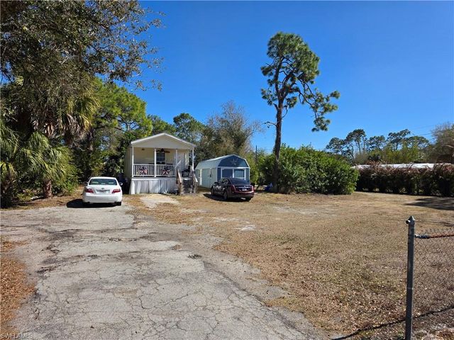 8085 Hart DR, North Fort Myers, FL 33917