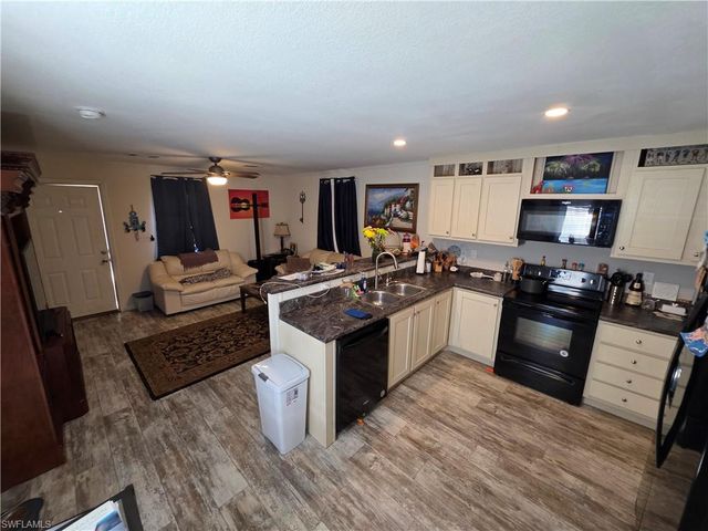 8085 Hart DR, North Fort Myers, FL 33917