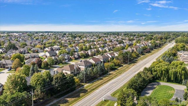 21559 Waverly Drive, Macomb Township, MI 48044