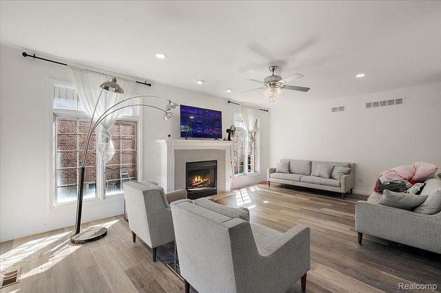 21559 Waverly Drive, Macomb Township, MI 48044