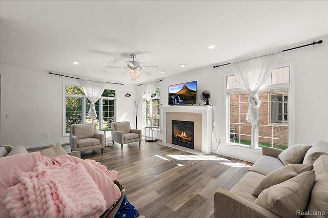 21559 Waverly Drive, Macomb Township, MI 48044