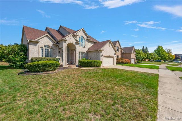 21559 Waverly Drive, Macomb Township, MI 48044