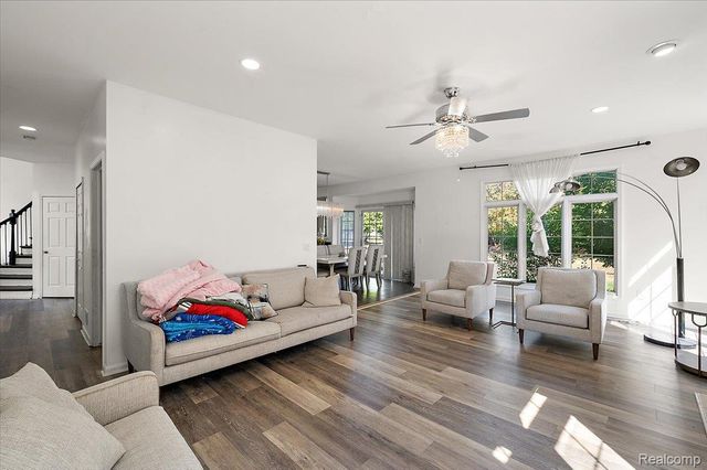 21559 Waverly Drive, Macomb Township, MI 48044