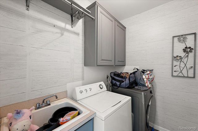 21559 Waverly Drive, Macomb Township, MI 48044