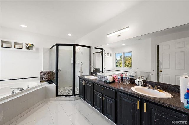 21559 Waverly Drive, Macomb Township, MI 48044