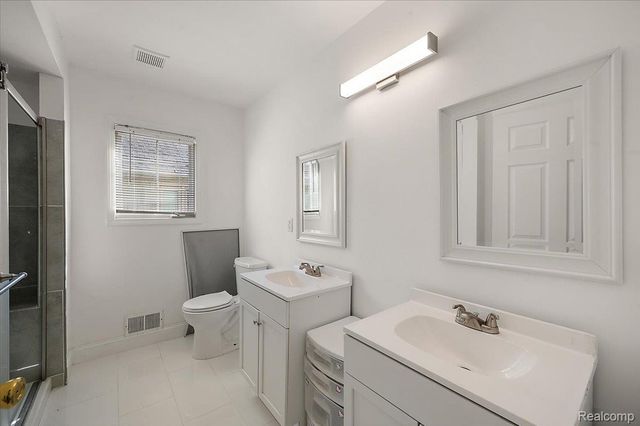 21559 Waverly Drive, Macomb Township, MI 48044