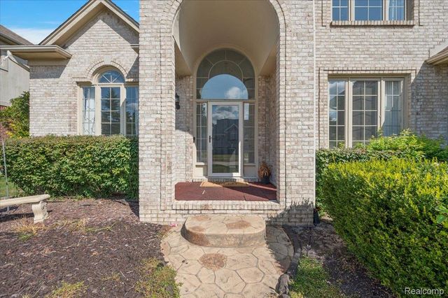 21559 Waverly Drive, Macomb Township, MI 48044