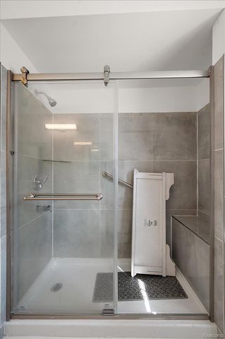 21559 Waverly Drive, Macomb Township, MI 48044