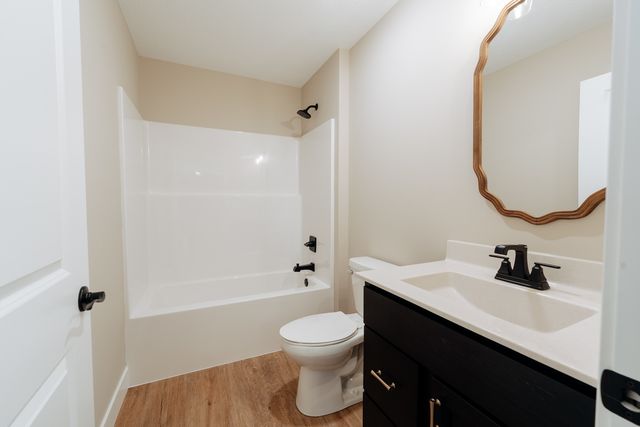 6225 College Avenue, Davenport, IA 52807