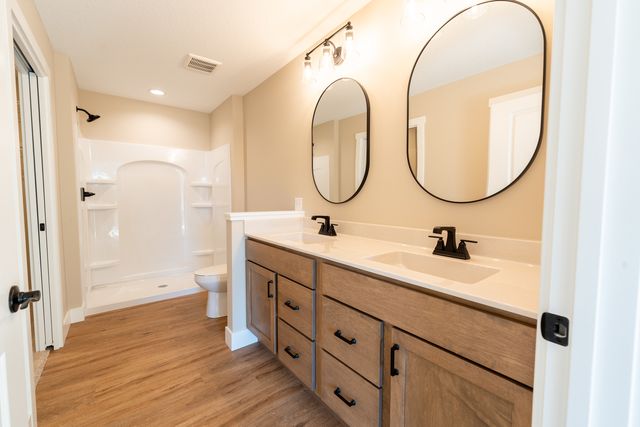 6225 College Avenue, Davenport, IA 52807