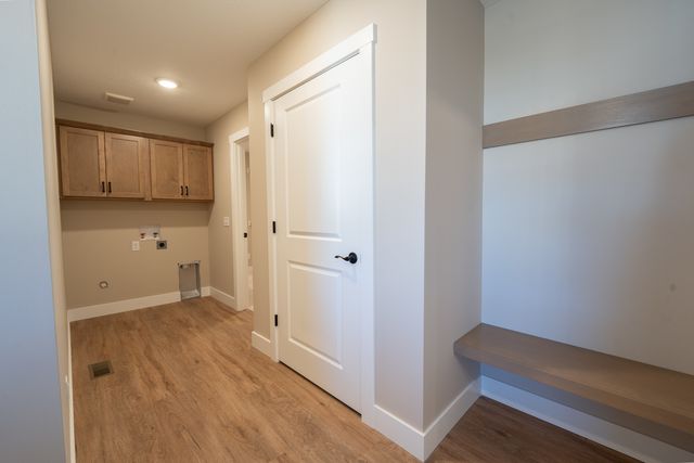 6225 College Avenue, Davenport, IA 52807