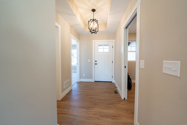 6225 College Avenue, Davenport, IA 52807