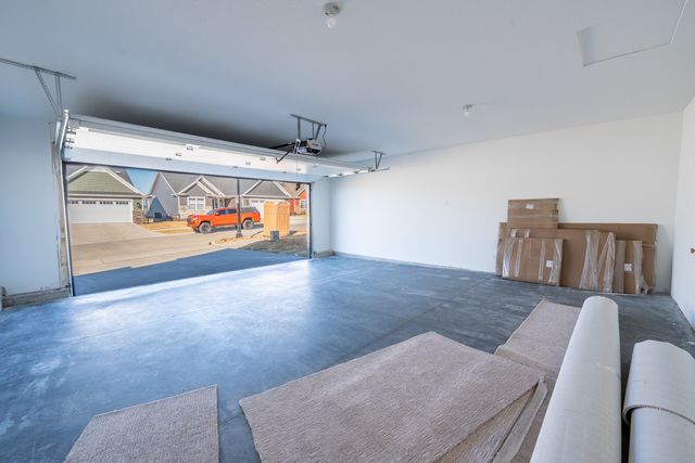 6225 College Avenue, Davenport, IA 52807