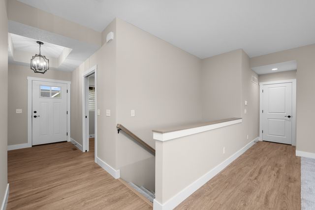 6225 College Avenue, Davenport, IA 52807