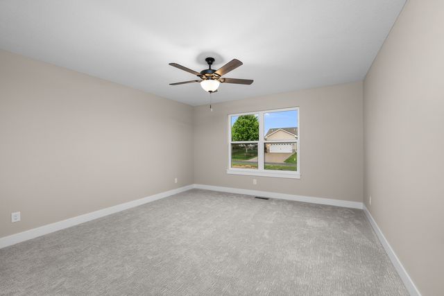 6225 College Avenue, Davenport, IA 52807