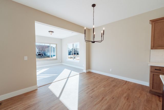 6225 College Avenue, Davenport, IA 52807