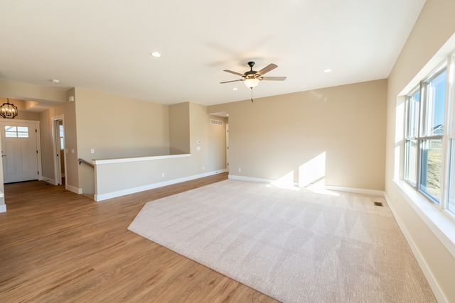 6225 College Avenue, Davenport, IA 52807