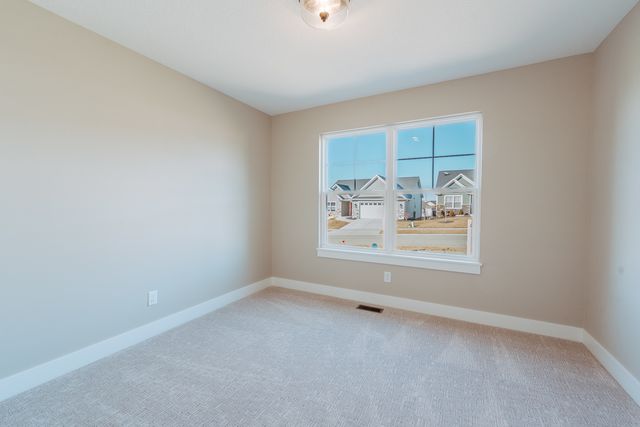 6225 College Avenue, Davenport, IA 52807