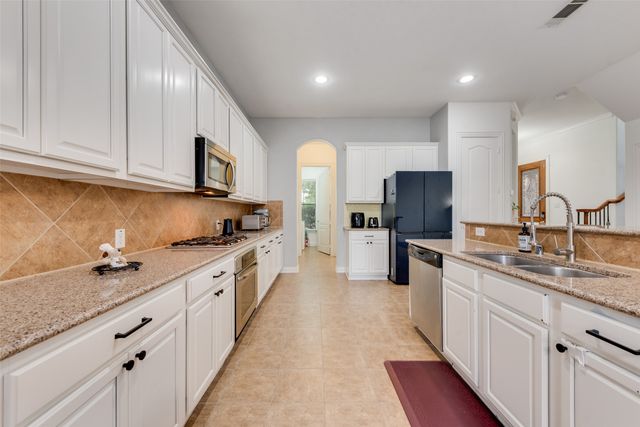 1486 Cambridge Drive, Lewisville, TX 75077