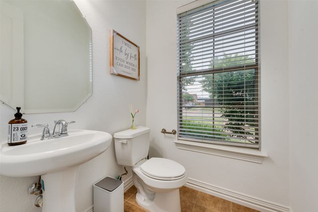 1486 Cambridge Drive, Lewisville, TX 75077