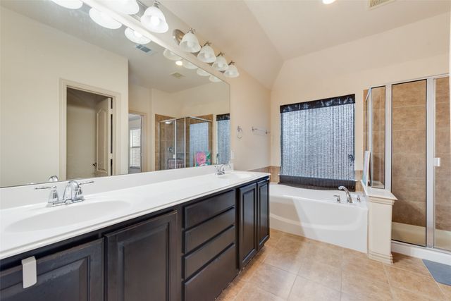 1486 Cambridge Drive, Lewisville, TX 75077