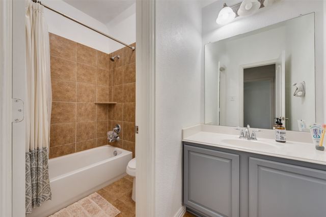 1486 Cambridge Drive, Lewisville, TX 75077