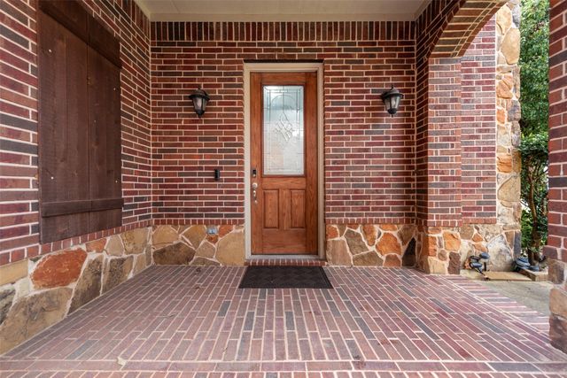 1486 Cambridge Drive, Lewisville, TX 75077