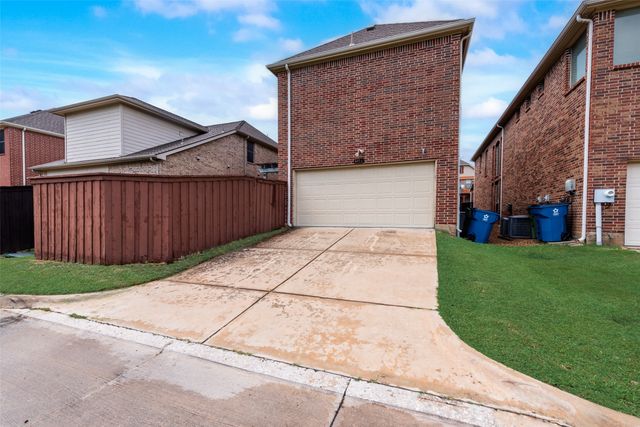 1486 Cambridge Drive, Lewisville, TX 75077