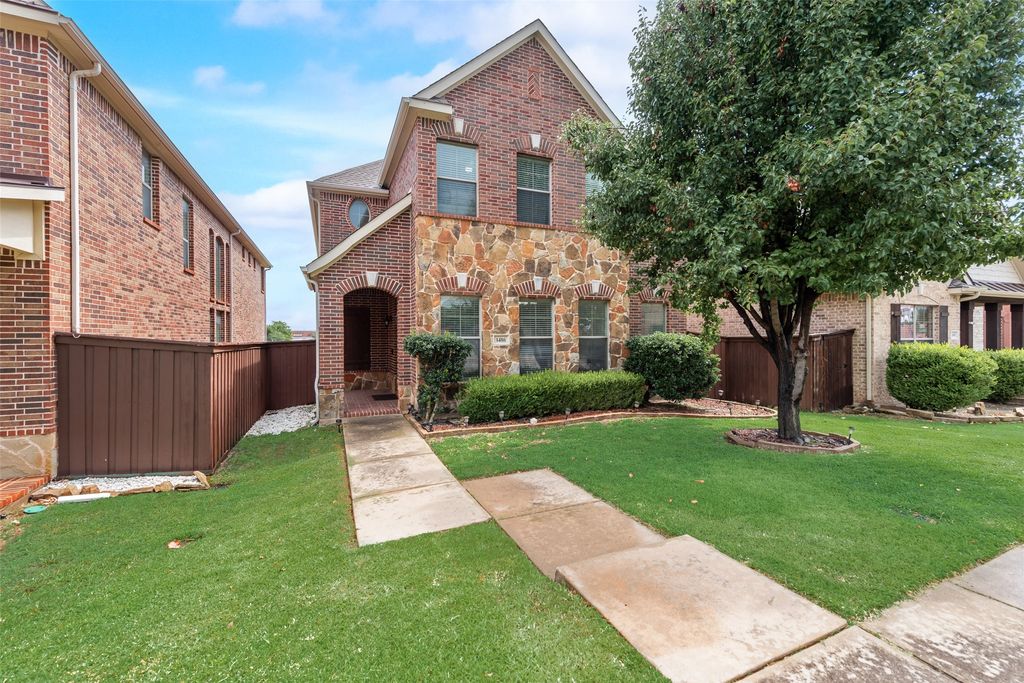 1486 Cambridge Drive, Lewisville, TX 75077