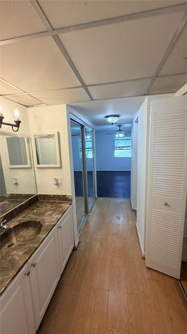 5515 N Lakewood Circle 122, Margate, FL 33063