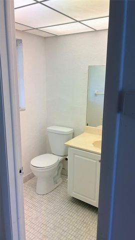 5515 N Lakewood Circle 122, Margate, FL 33063