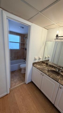 5515 N Lakewood Circle 122, Margate, FL 33063