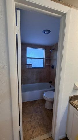 5515 N Lakewood Circle 122, Margate, FL 33063