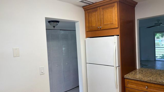 5515 N Lakewood Circle 122, Margate, FL 33063