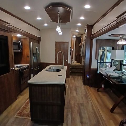 68 7th Street, Ellijay, GA 30540