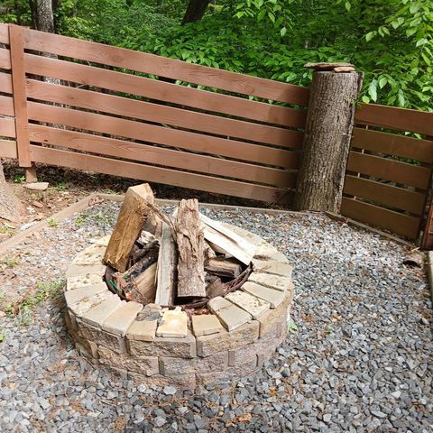 68 7th Street, Ellijay, GA 30540