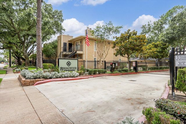 718 Bering Drive B, Houston, TX 77057