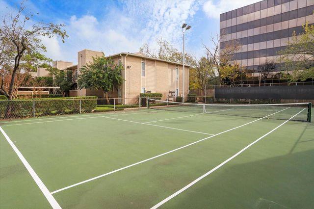 718 Bering Drive B, Houston, TX 77057