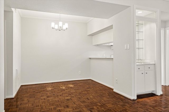 718 Bering Drive B, Houston, TX 77057