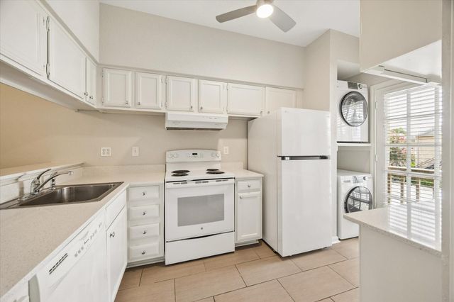 718 Bering Drive B, Houston, TX 77057