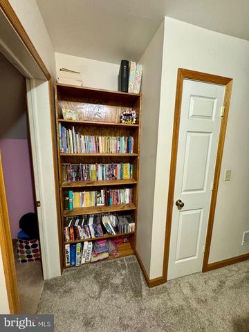 12929 LAKELAND DR, Hesston, PA 16647