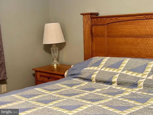 12929 LAKELAND DR, Hesston, PA 16647